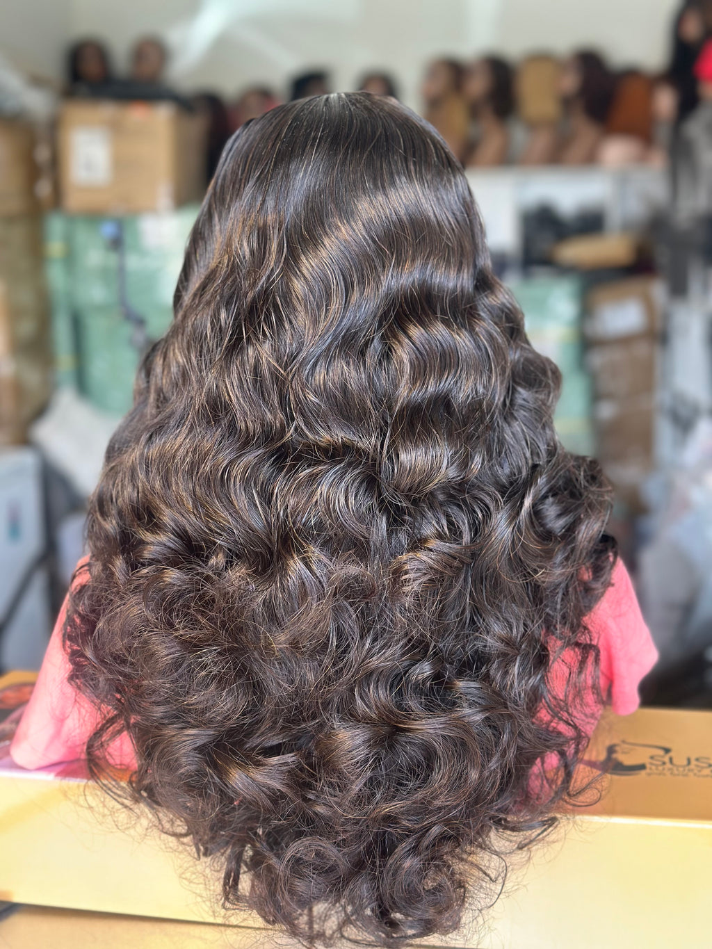 Kim – Bouncy Wig, 24" Natural