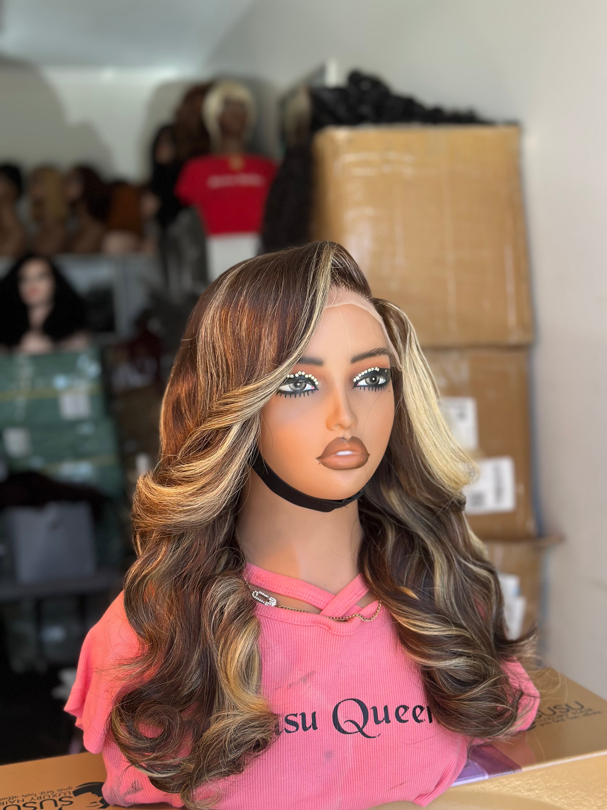 Izzy – Gold Tip Body Wave Wig, 16"