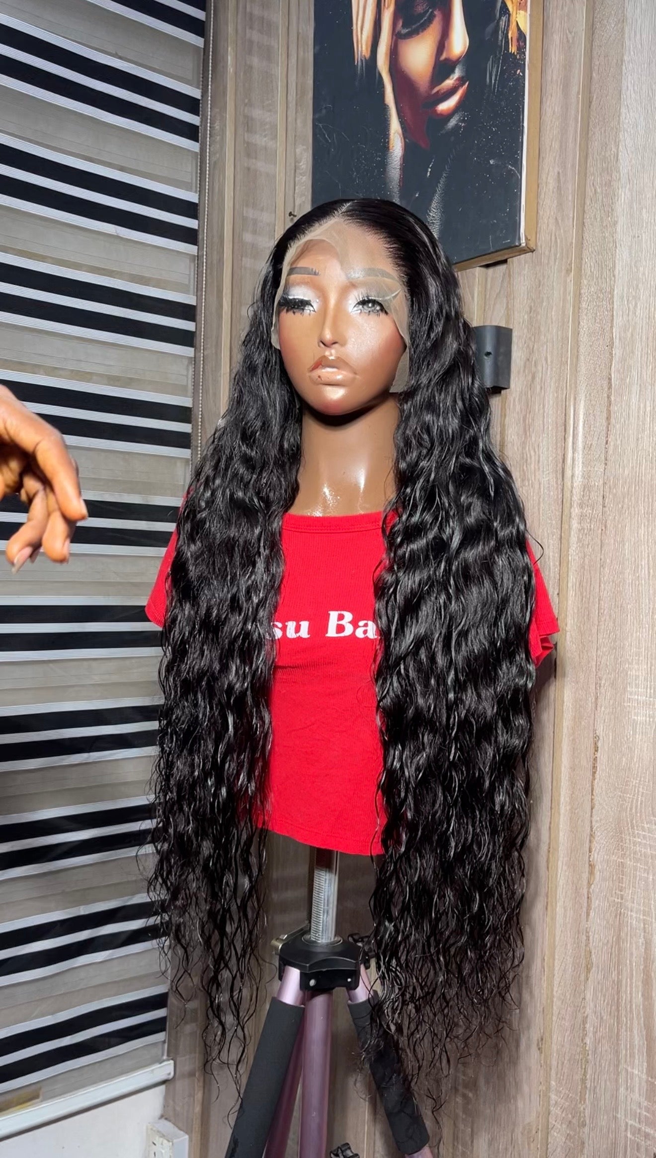 Ingrid – Loose Wavy Curls Wig, 32" Frontal