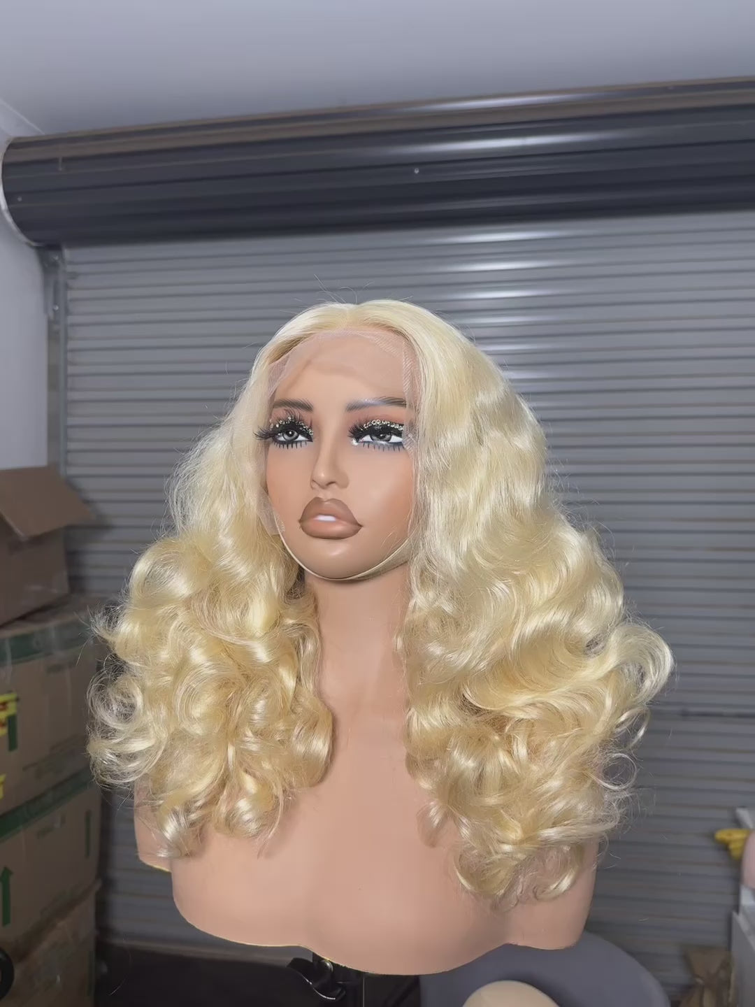 Freya – Bouncy Blonde Wig, 18" Frontal